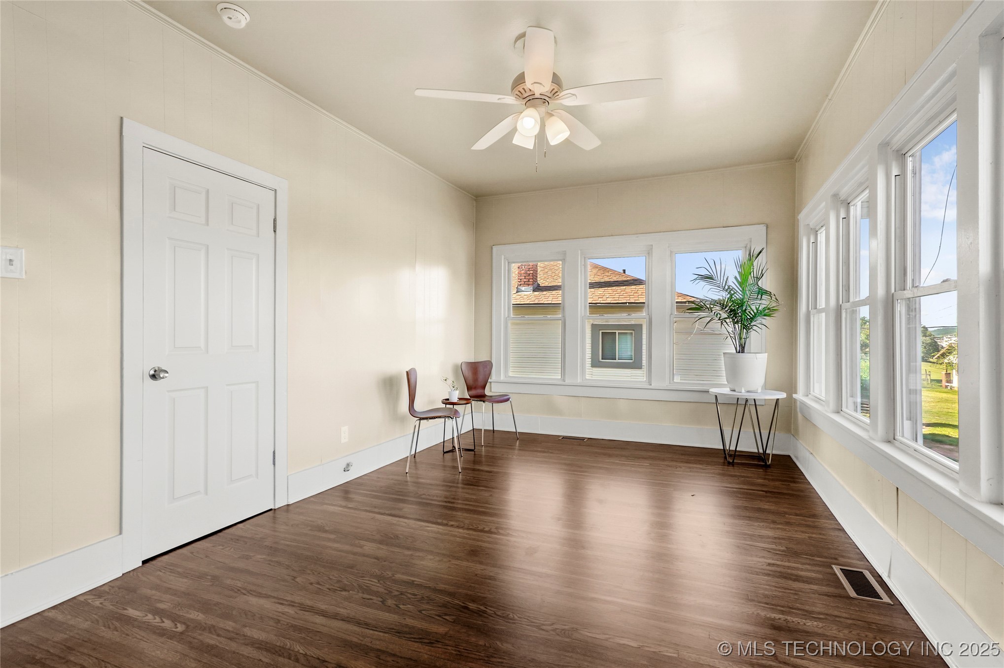 212 S Phoenix Avenue Property Photo 30