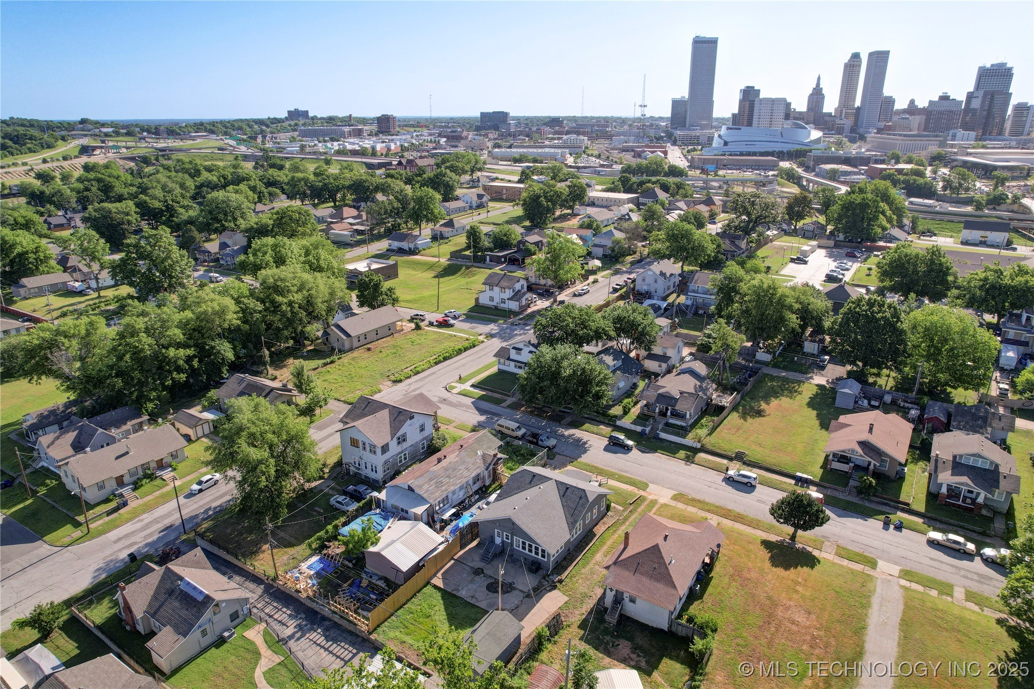 212 S Phoenix Avenue Property Photo 35