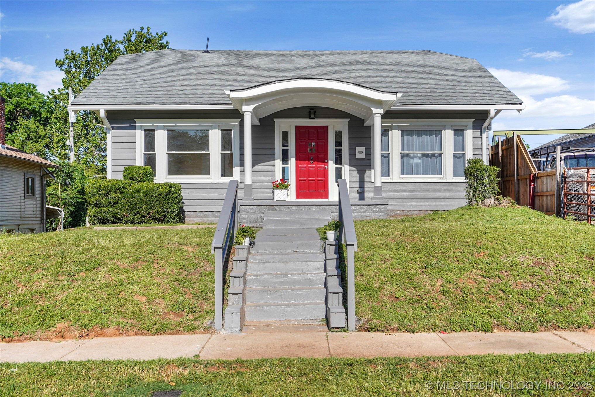 212 S Phoenix Avenue Property Photo 40