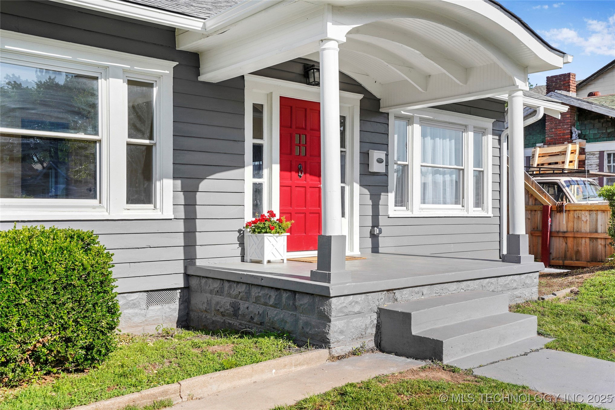 212 S Phoenix Avenue Property Photo 41