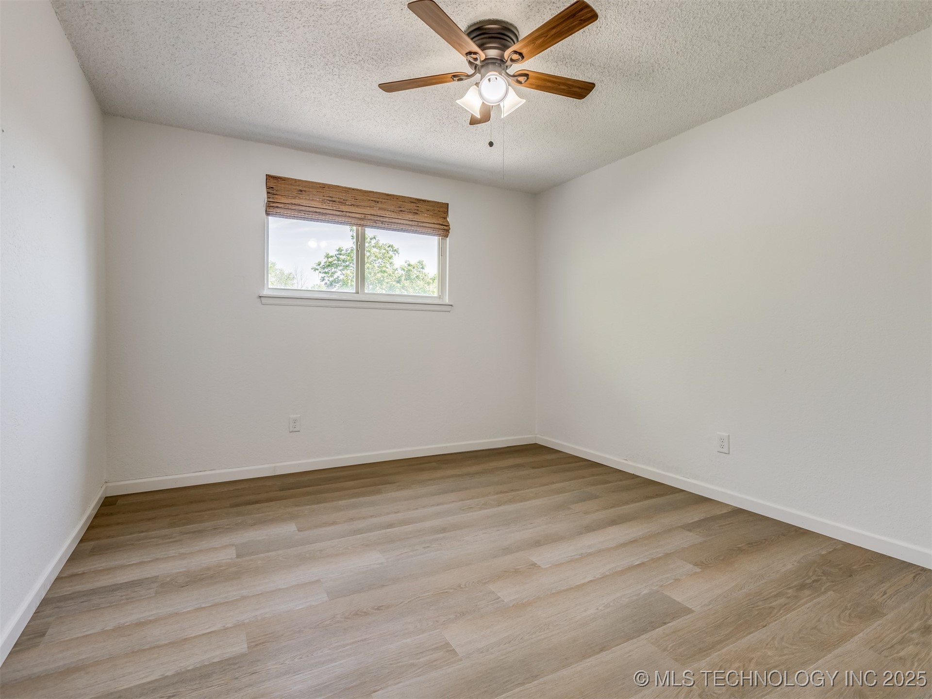 14744 E 74th Street North Property Photo 32