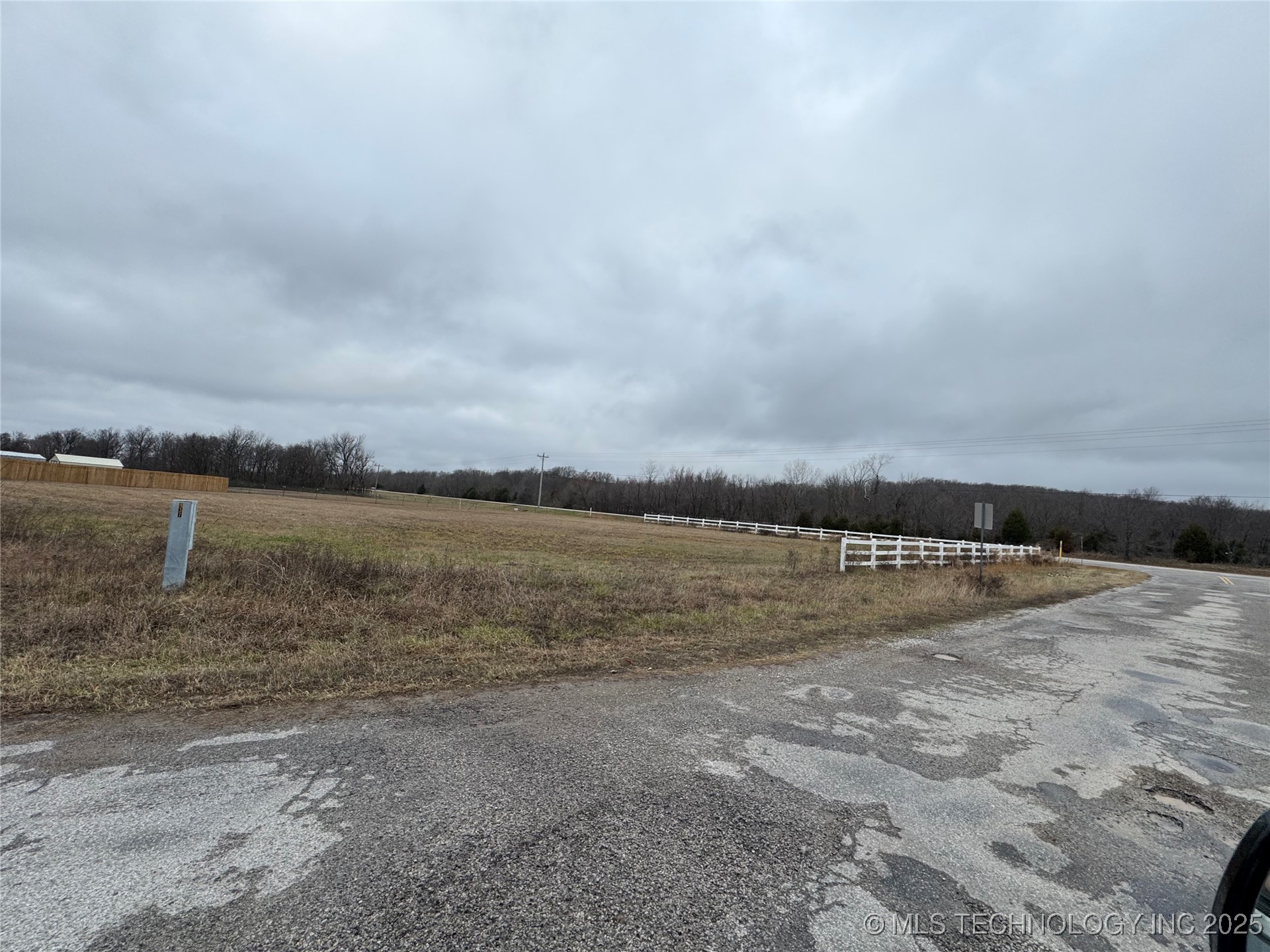 14228 S Blue Stem Road Property Photo 4