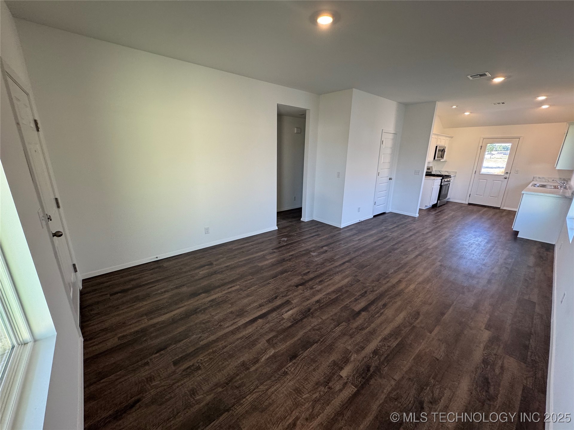 9 Rose Avenue Property Photo 2