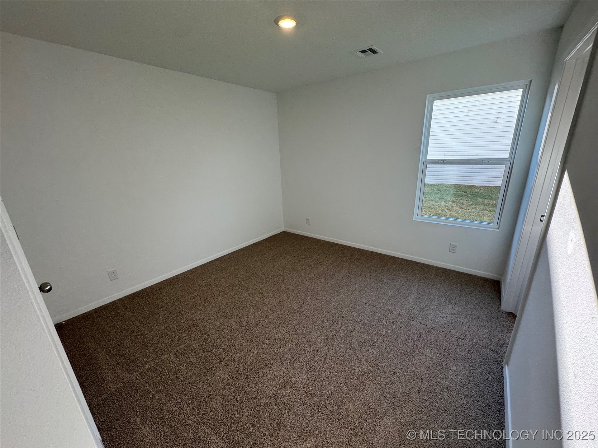 9 Rose Avenue Property Photo 4