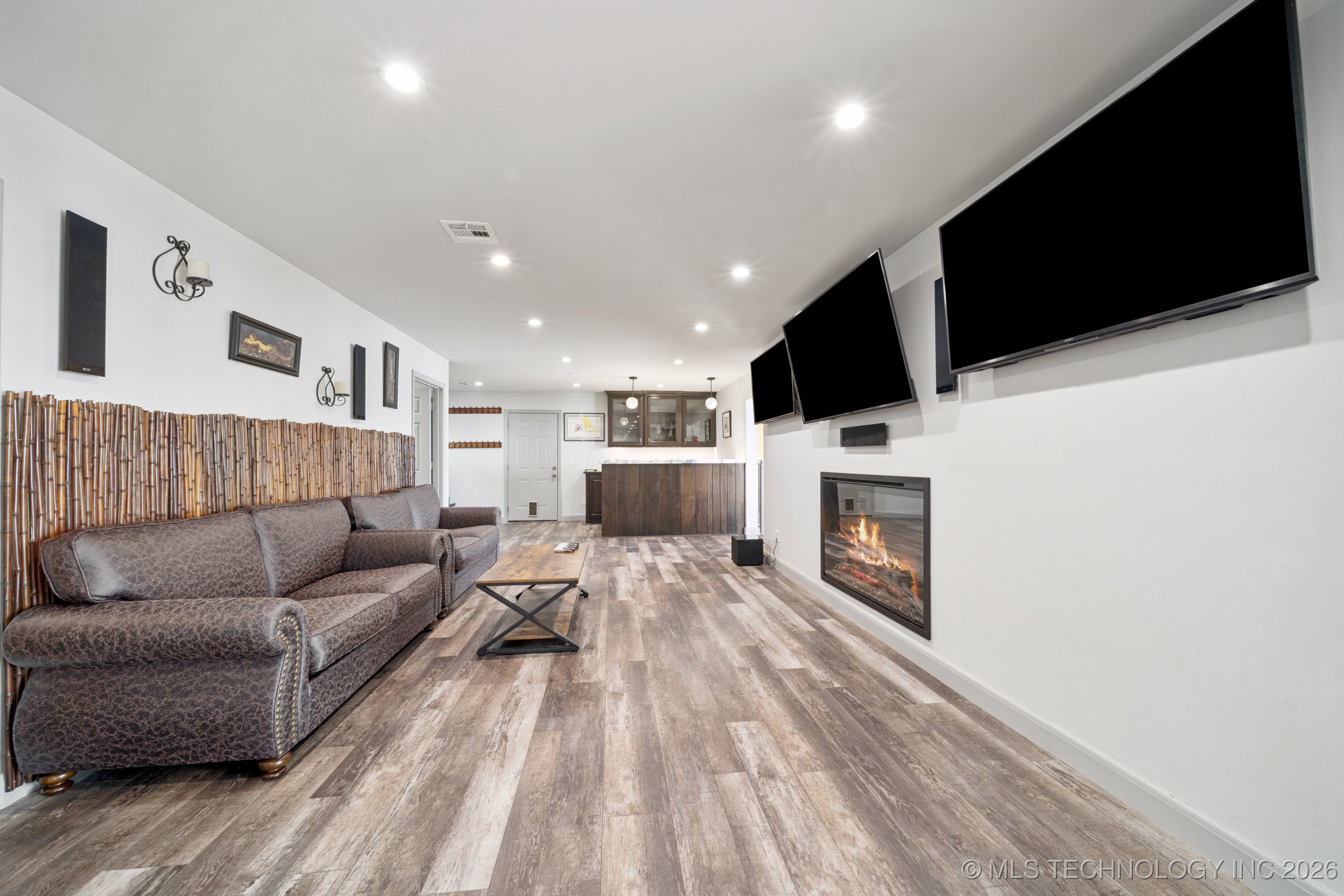 662 Se 4439 Loop Property Photo 18