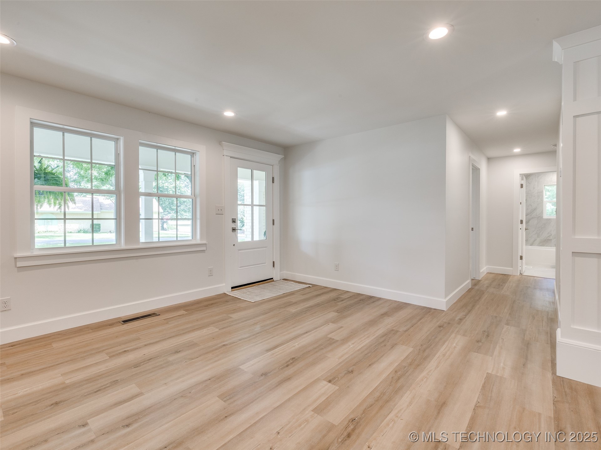 11702 S 75th East Avenue Property Photo 10