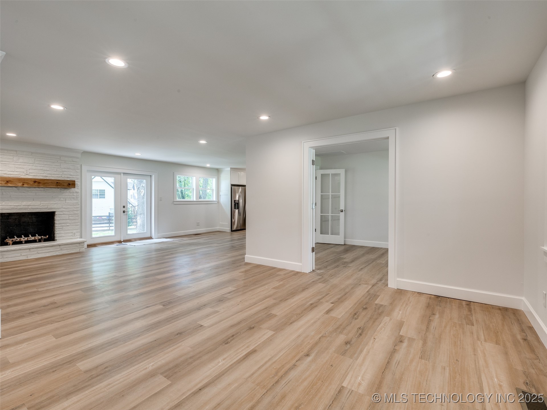 11702 S 75th East Avenue Property Photo 12