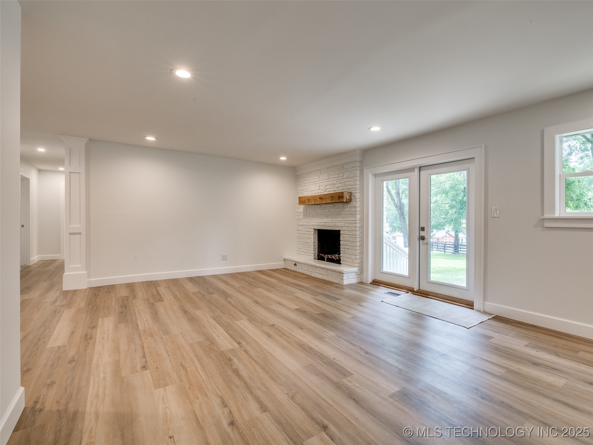 11702 S 75th East Avenue Property Photo 14