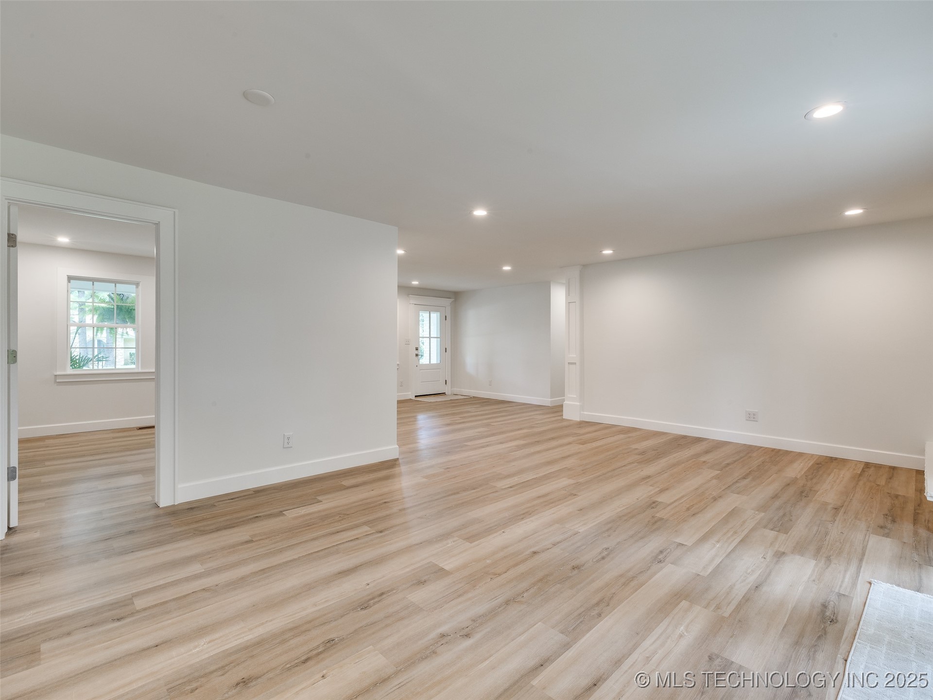 11702 S 75th East Avenue Property Photo 15