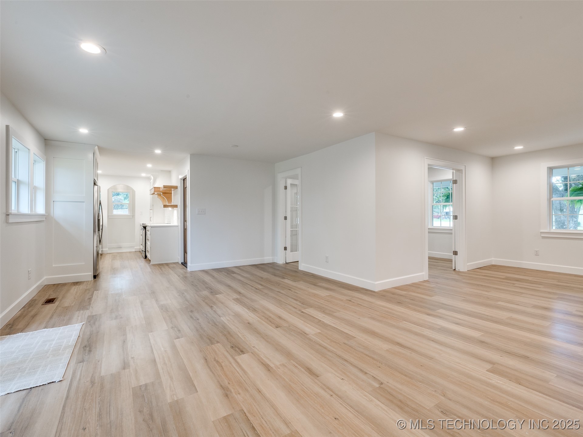 11702 S 75th East Avenue Property Photo 16