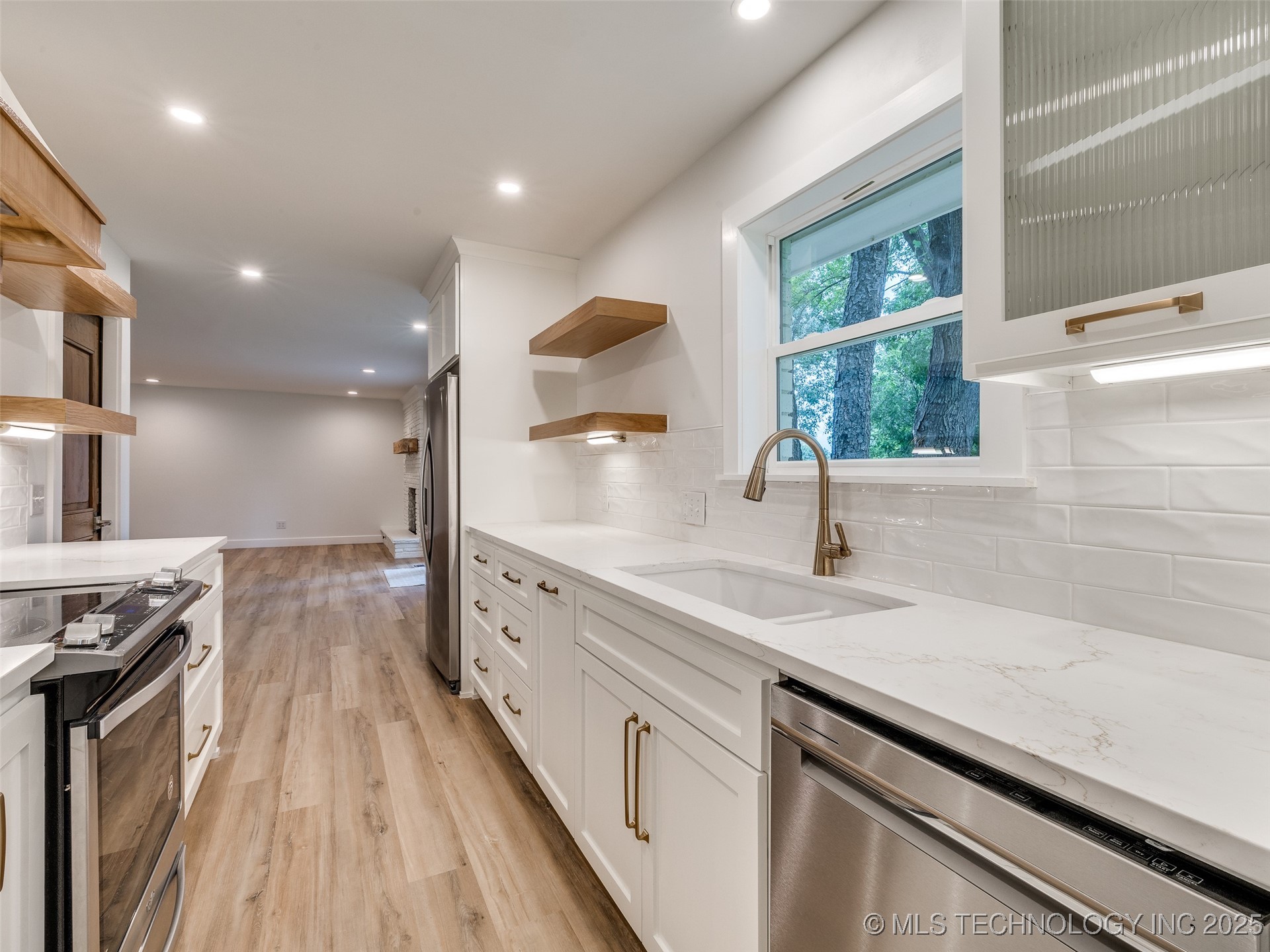 11702 S 75th East Avenue Property Photo 19