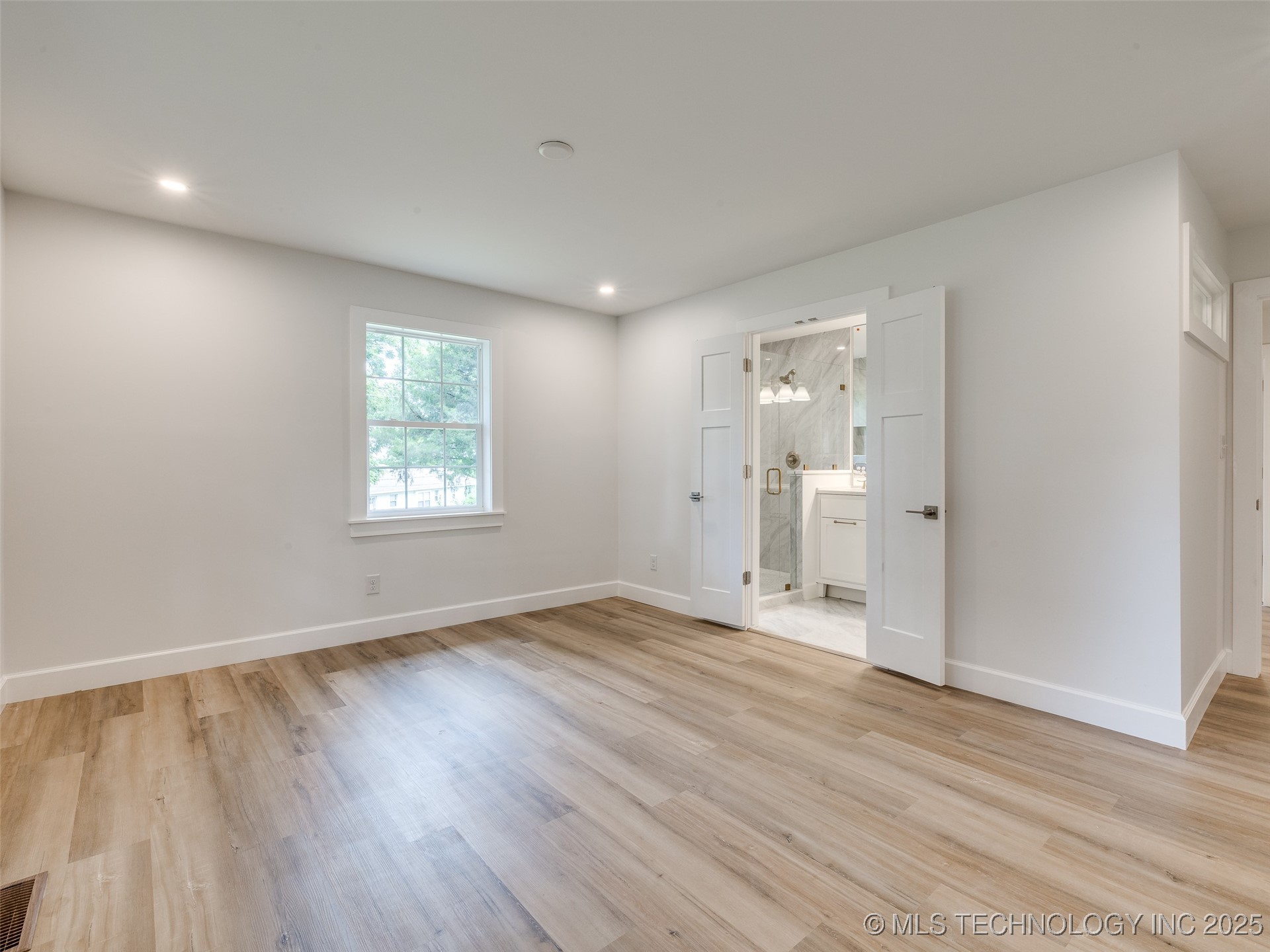 11702 S 75th East Avenue Property Photo 29