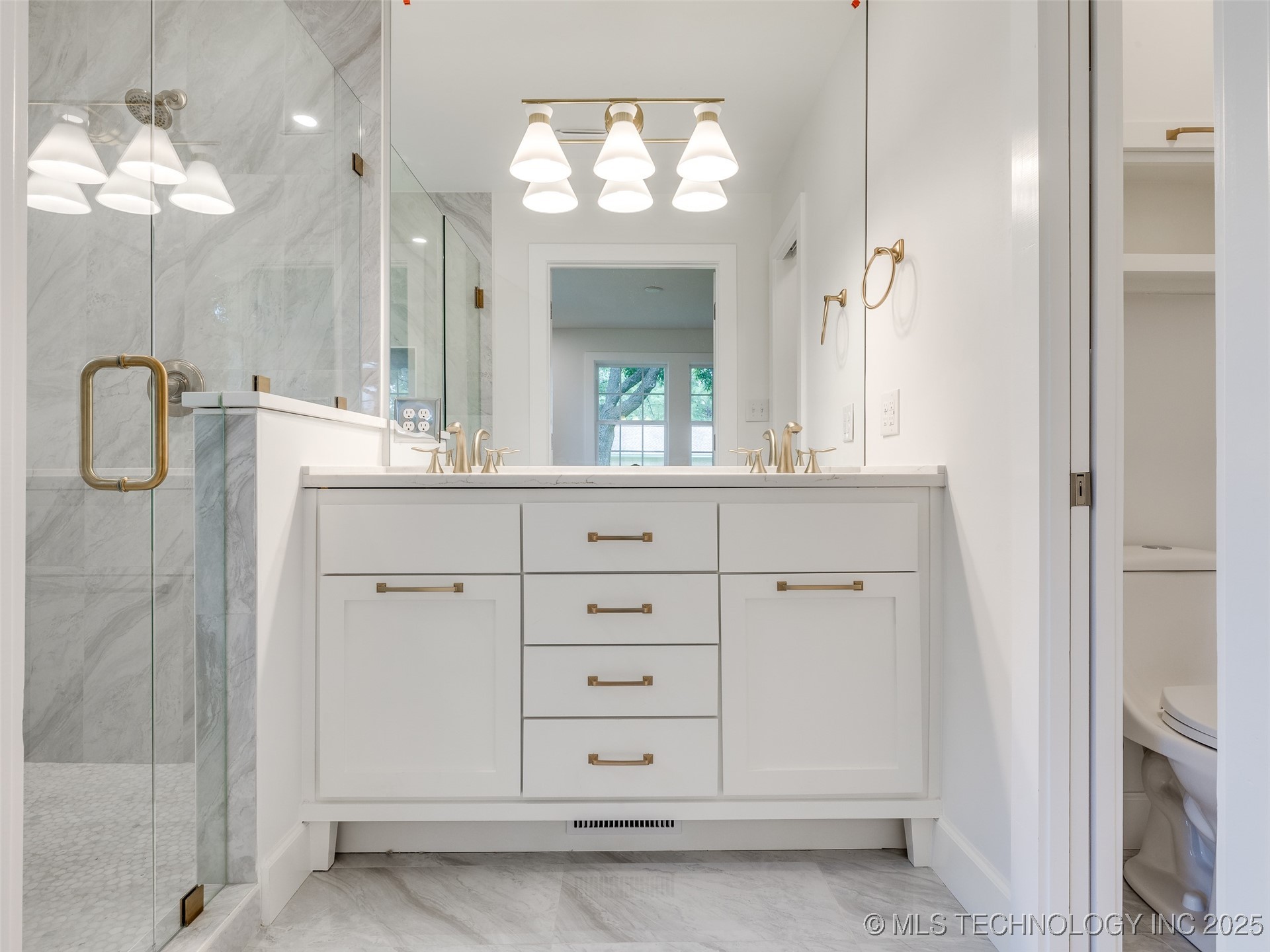 11702 S 75th East Avenue Property Photo 31