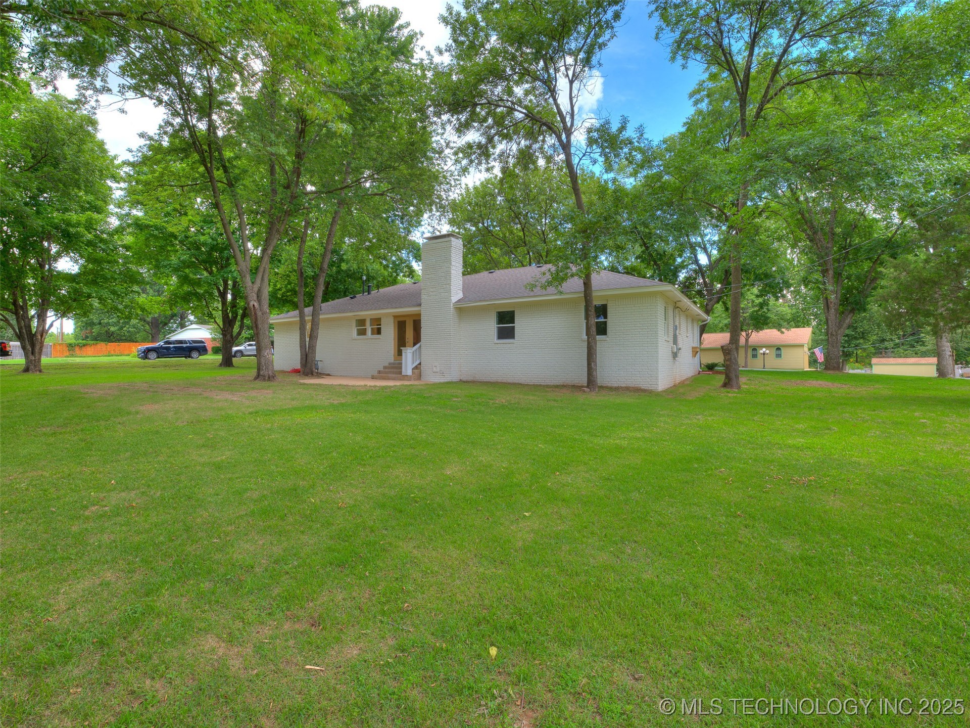 11702 S 75th East Avenue Property Photo 43