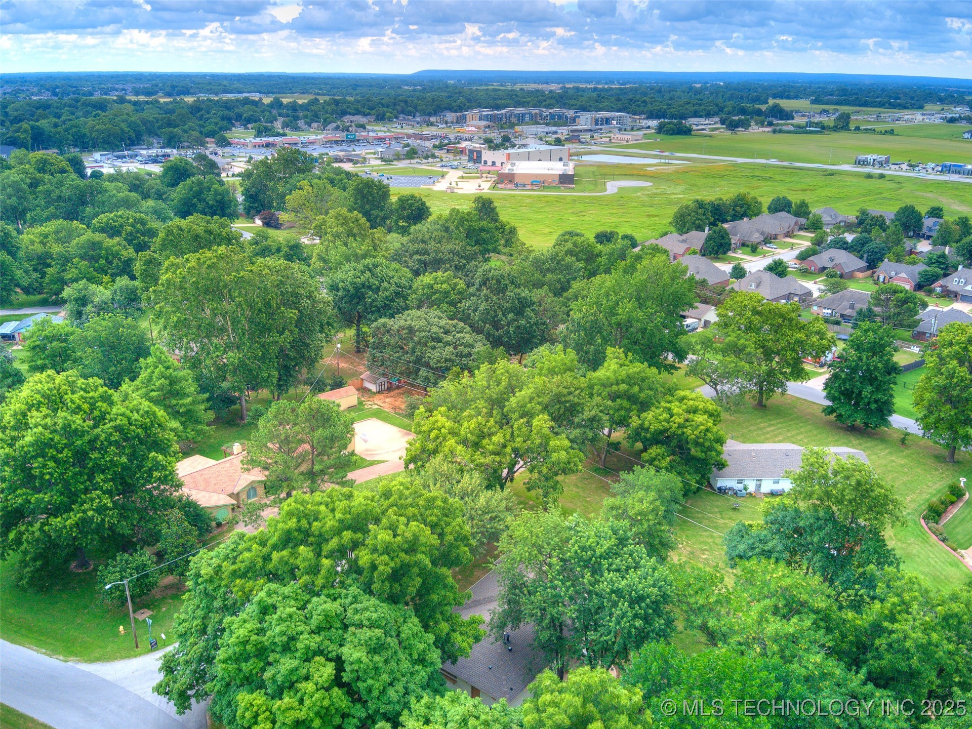 11702 S 75th East Avenue Property Photo 49