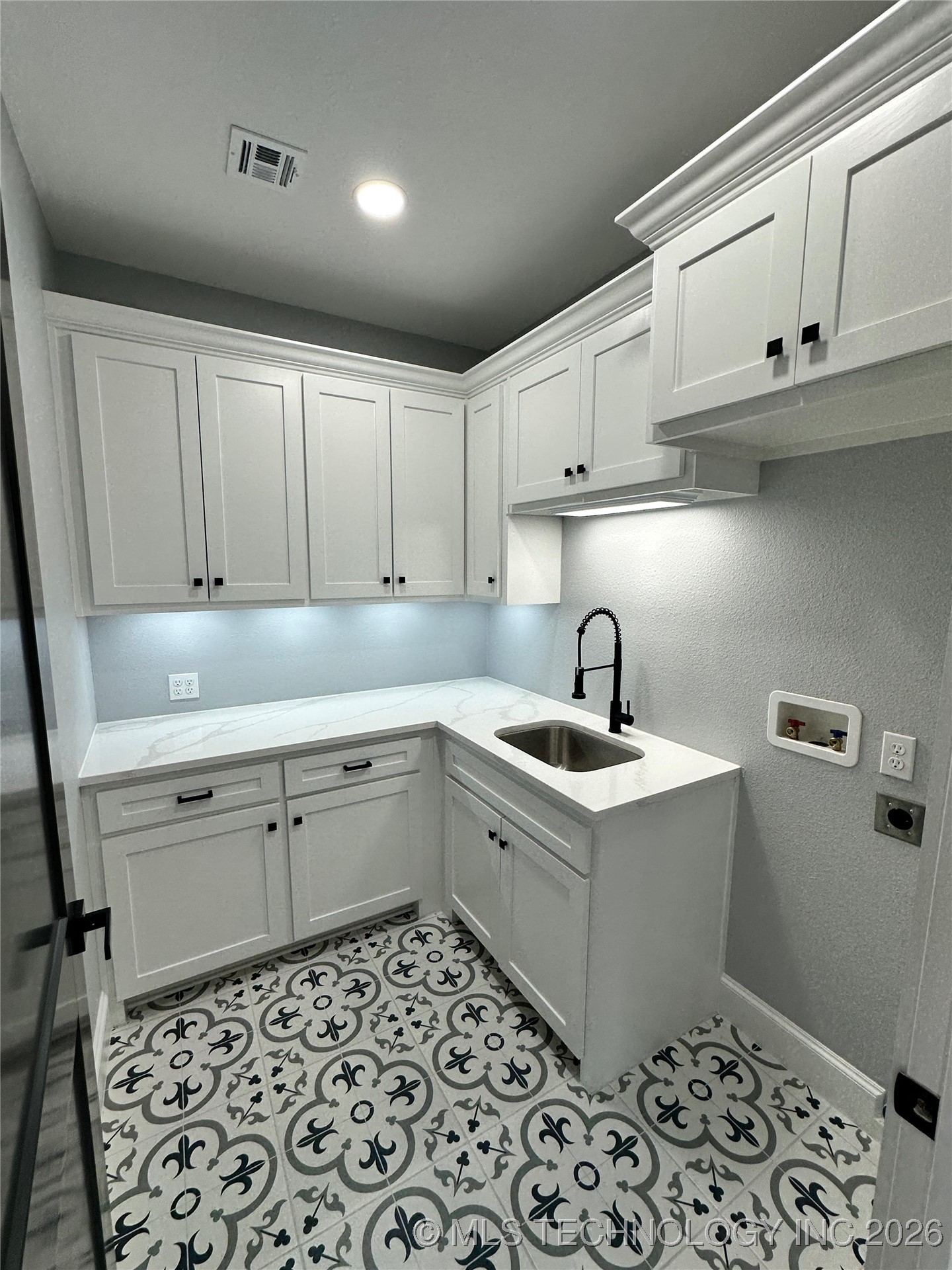 2920 Lago Vista Lane Property Photo 24