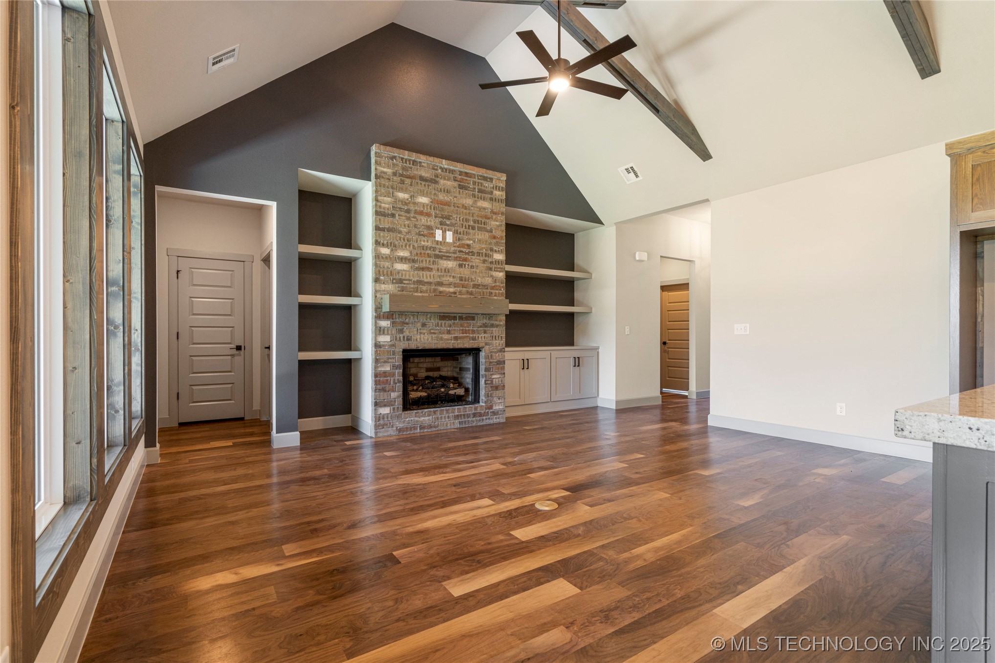 2070 E 136th Place S Property Photo 2