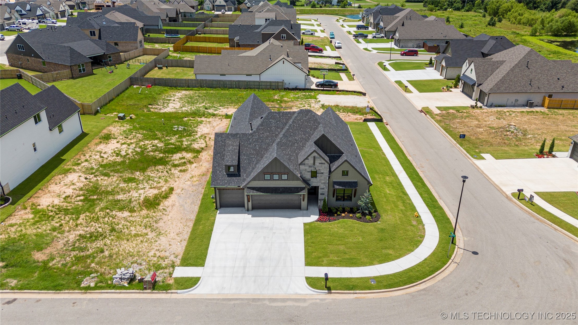 2070 E 136th Place S Property Photo 42