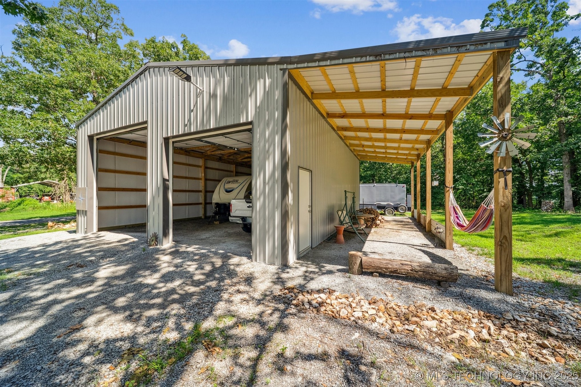 16 Big Bluff Street Property Photo 5