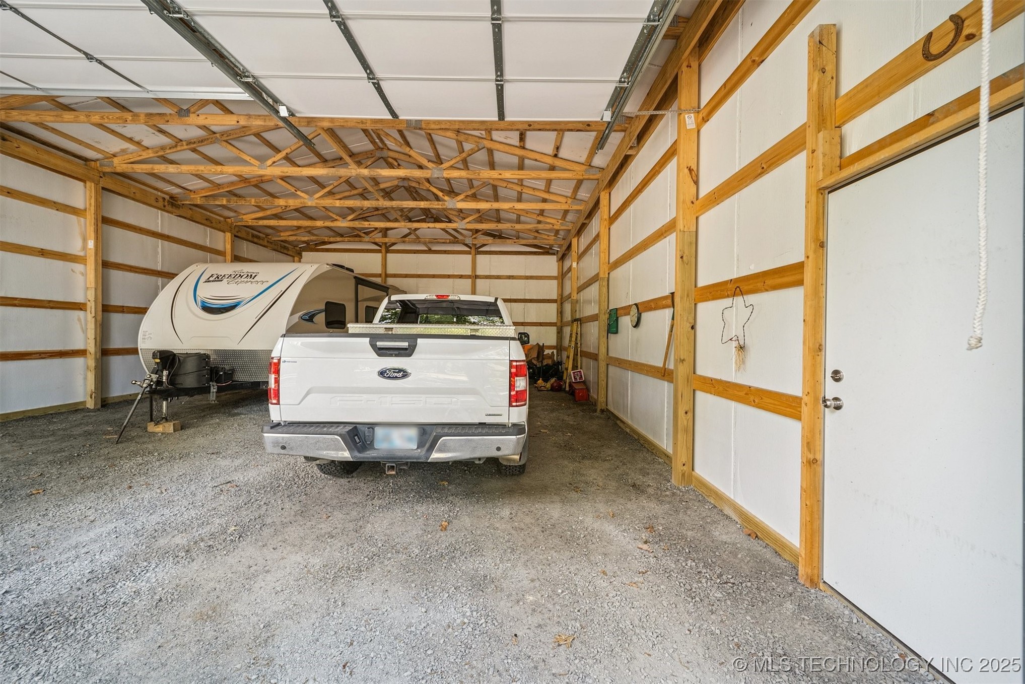 16 Big Bluff Street Property Photo 7