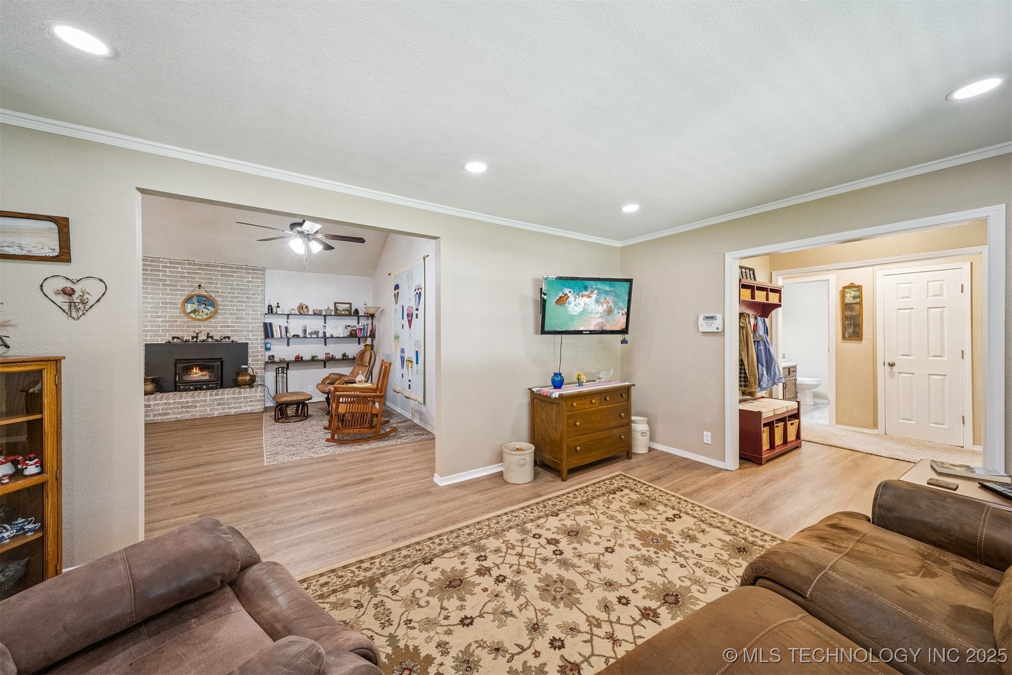 16 Big Bluff Street Property Photo 11