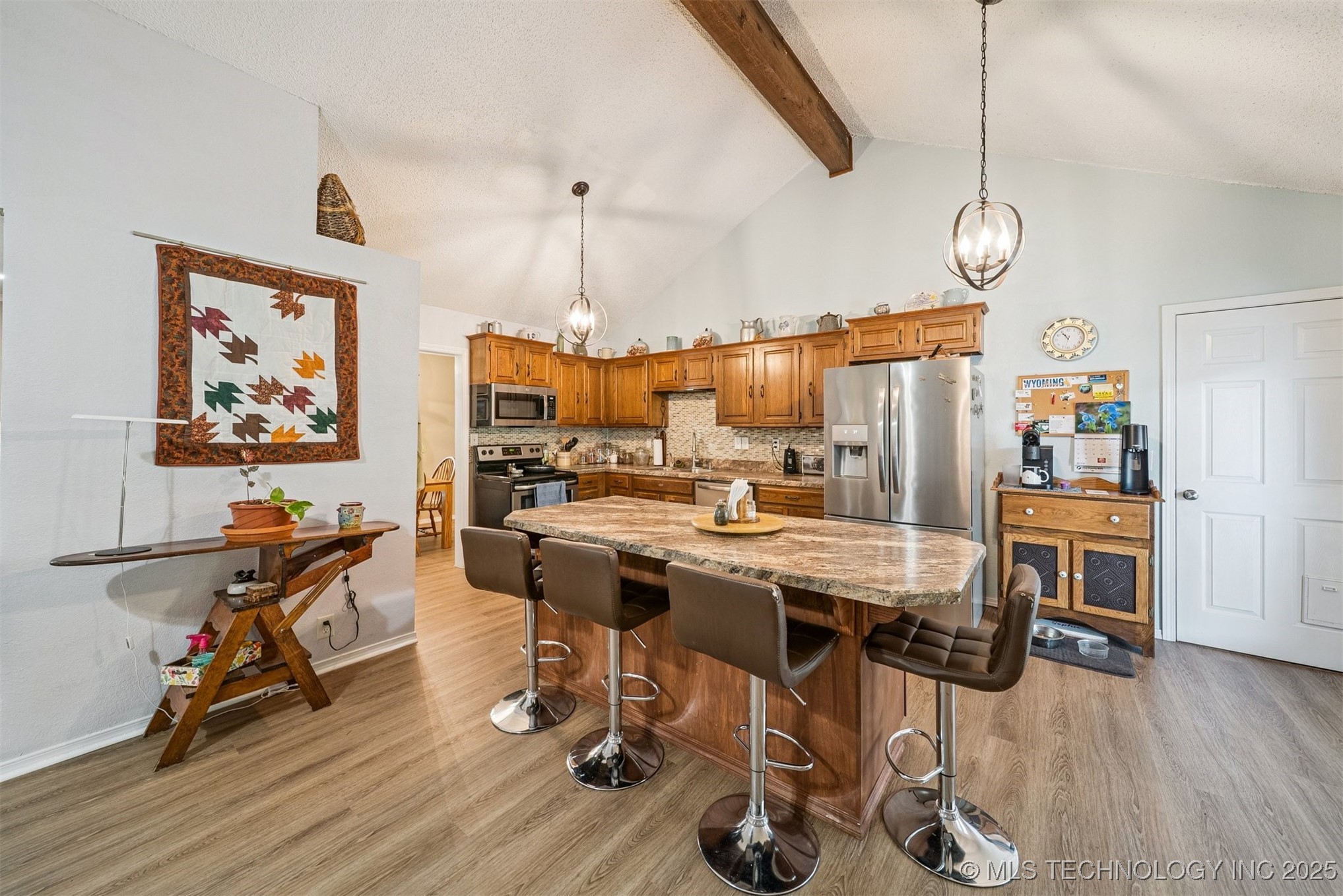 16 Big Bluff Street Property Photo 14