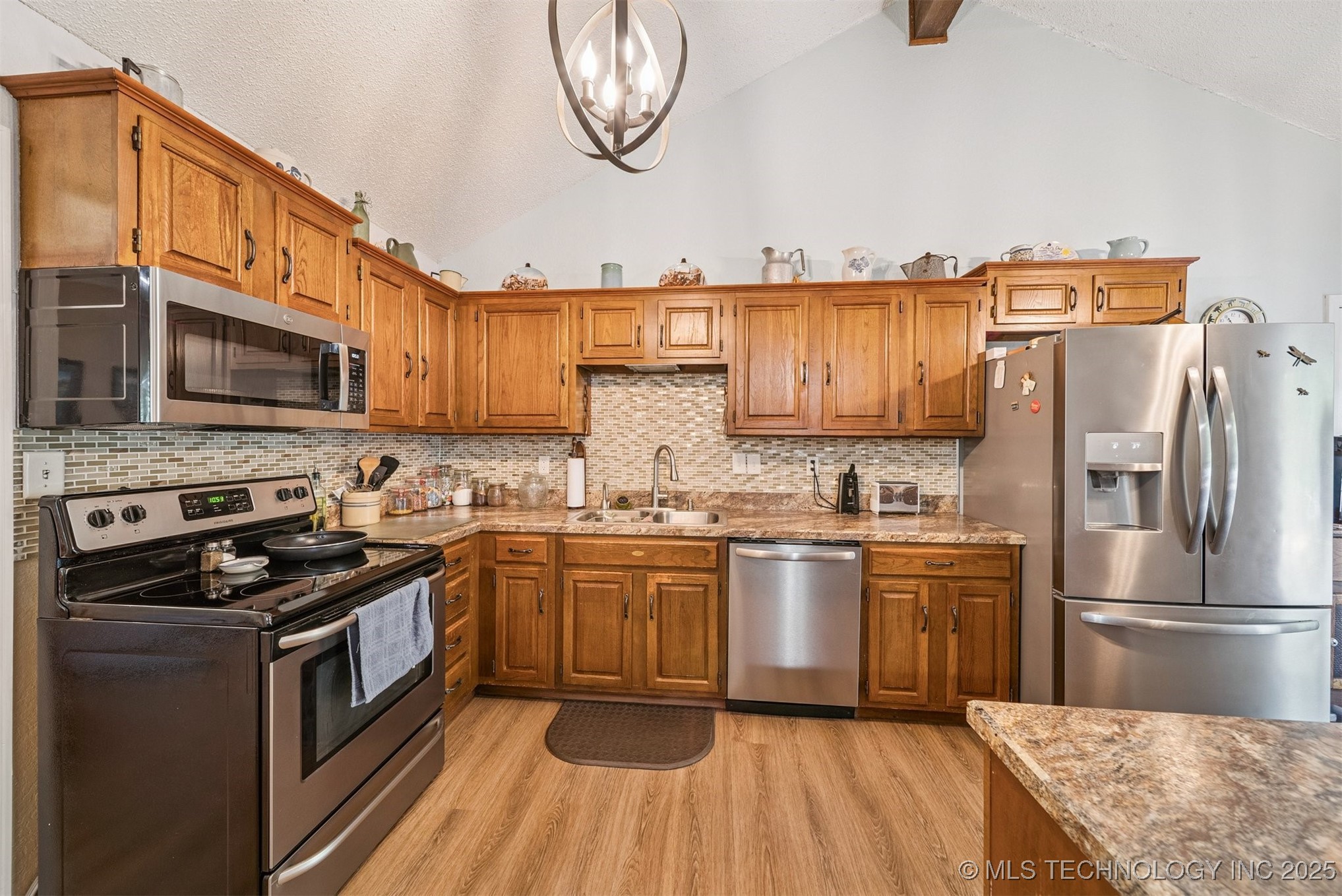 16 Big Bluff Street Property Photo 15