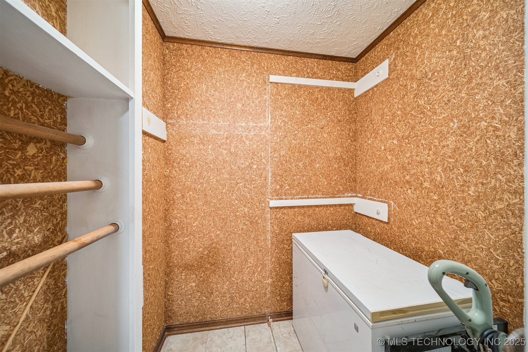 16 Big Bluff Street Property Photo 24