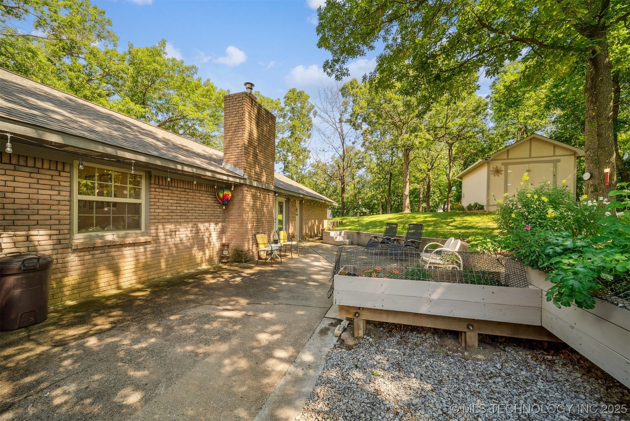 16 Big Bluff Street Property Photo 30