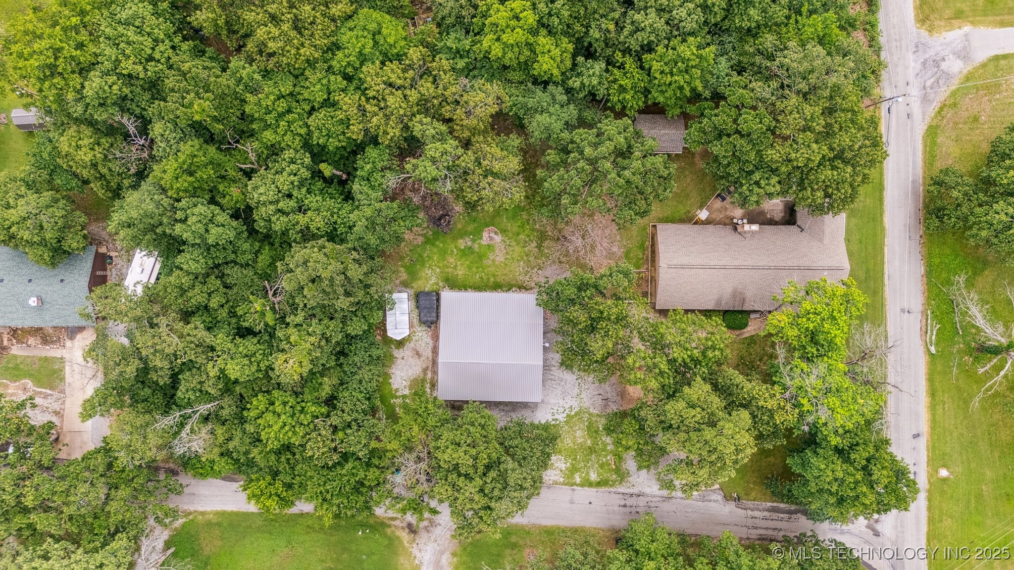 16 Big Bluff Street Property Photo 33