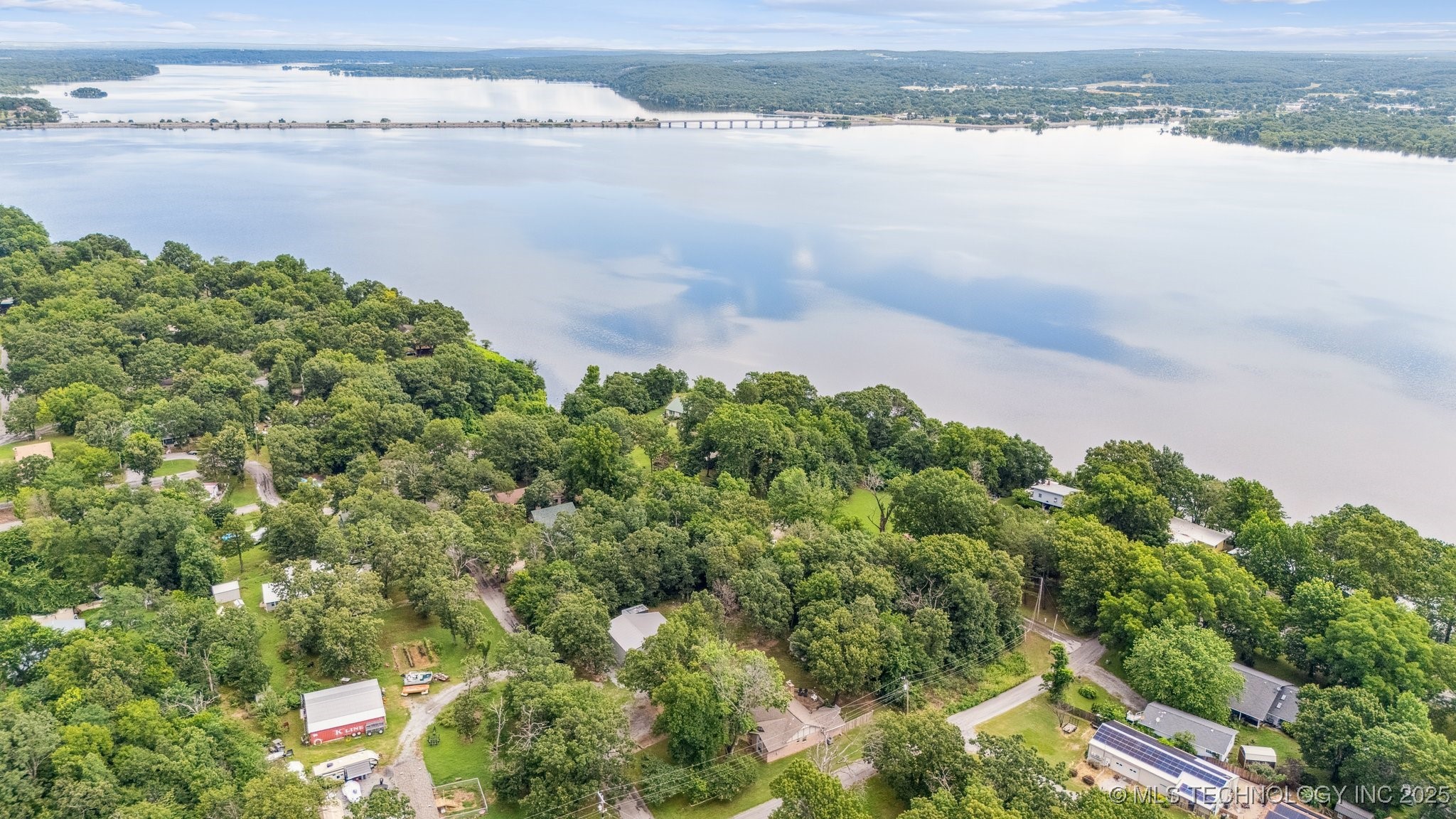 16 Big Bluff Street Property Photo 36