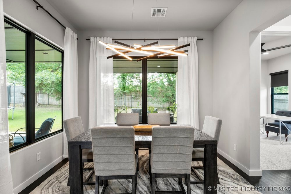 7405 S Chestnut Avenue Property Photo 13