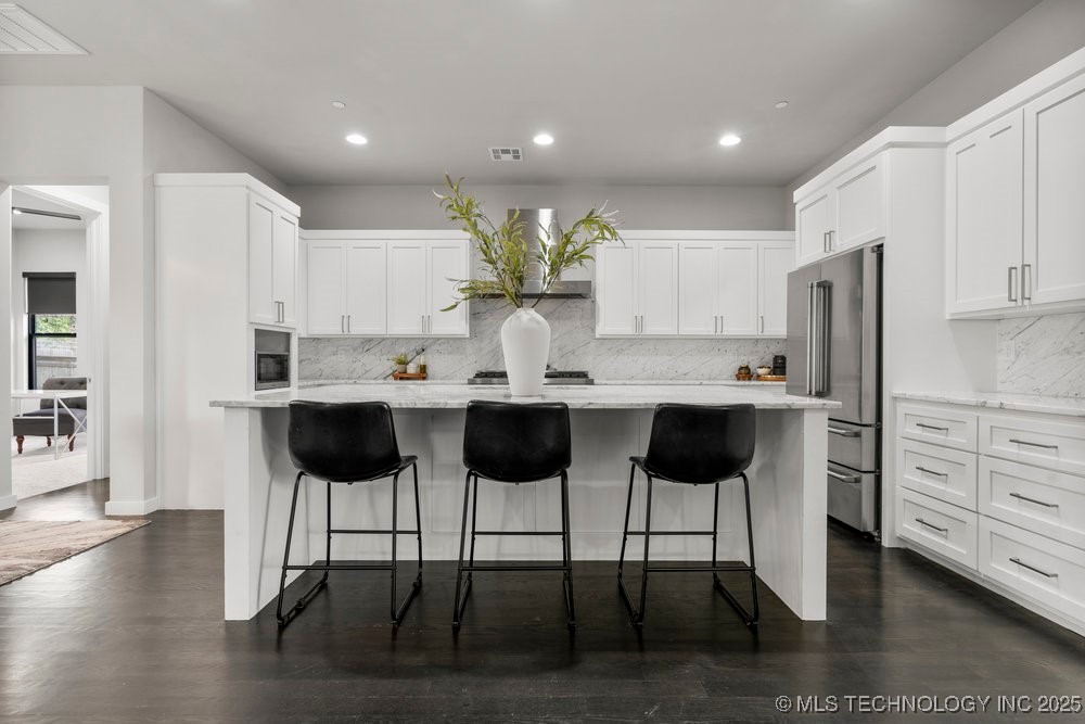 7405 S Chestnut Avenue Property Photo 14