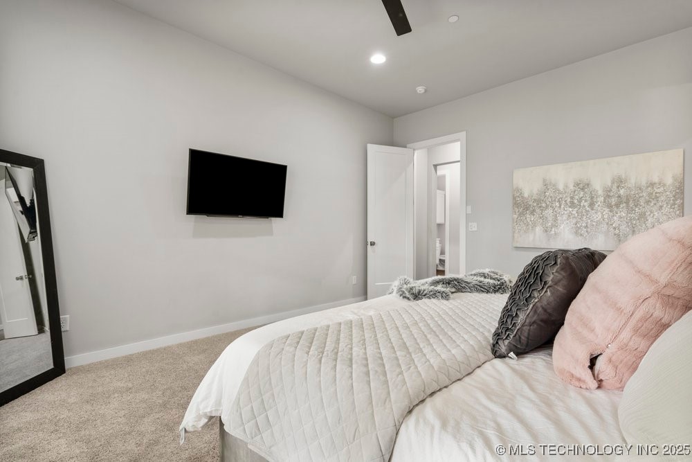 7405 S Chestnut Avenue Property Photo 24