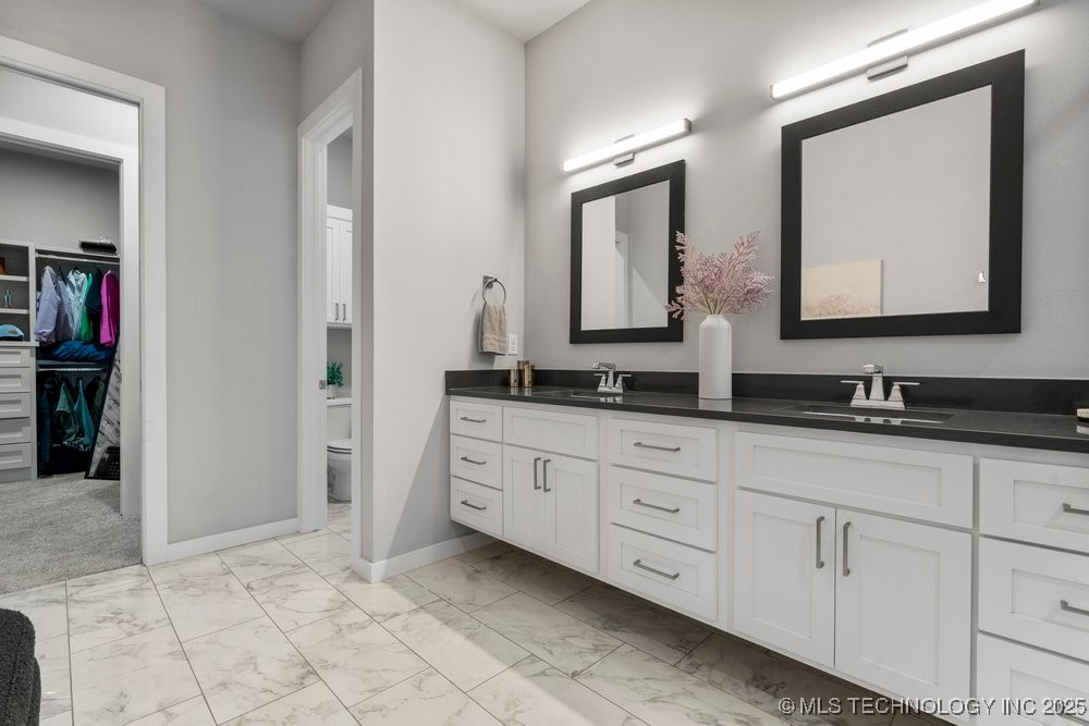 7405 S Chestnut Avenue Property Photo 28