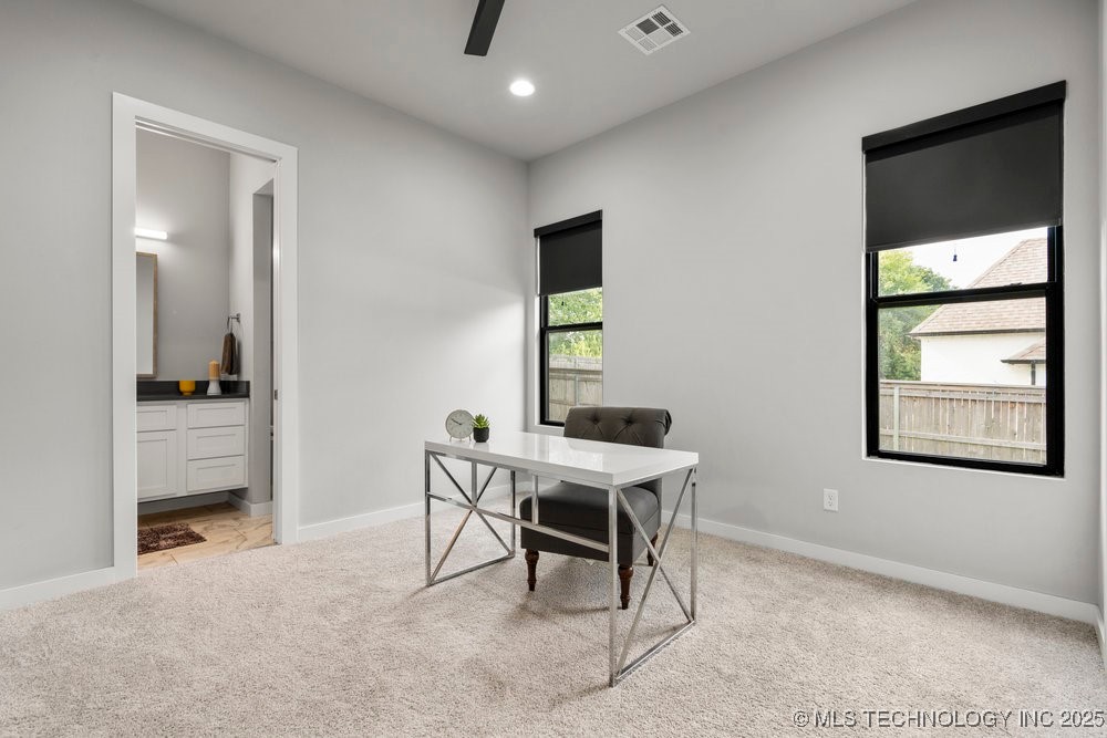 7405 S Chestnut Avenue Property Photo 31