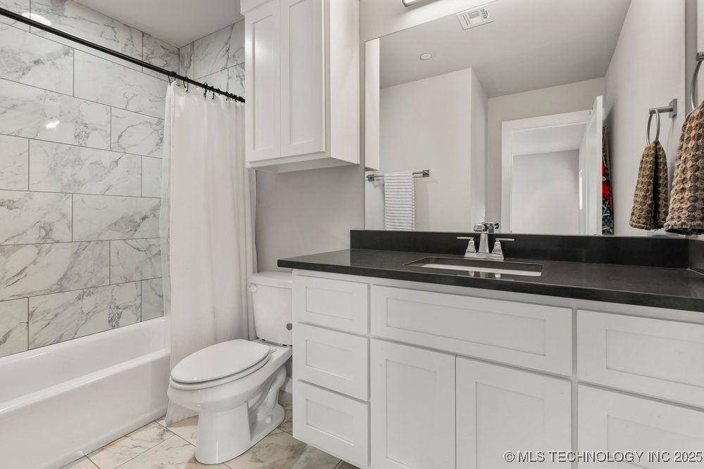 7405 S Chestnut Avenue Property Photo 43