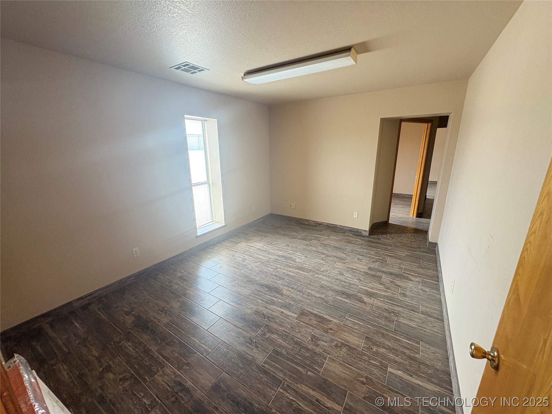 205 Express Property Photo 2