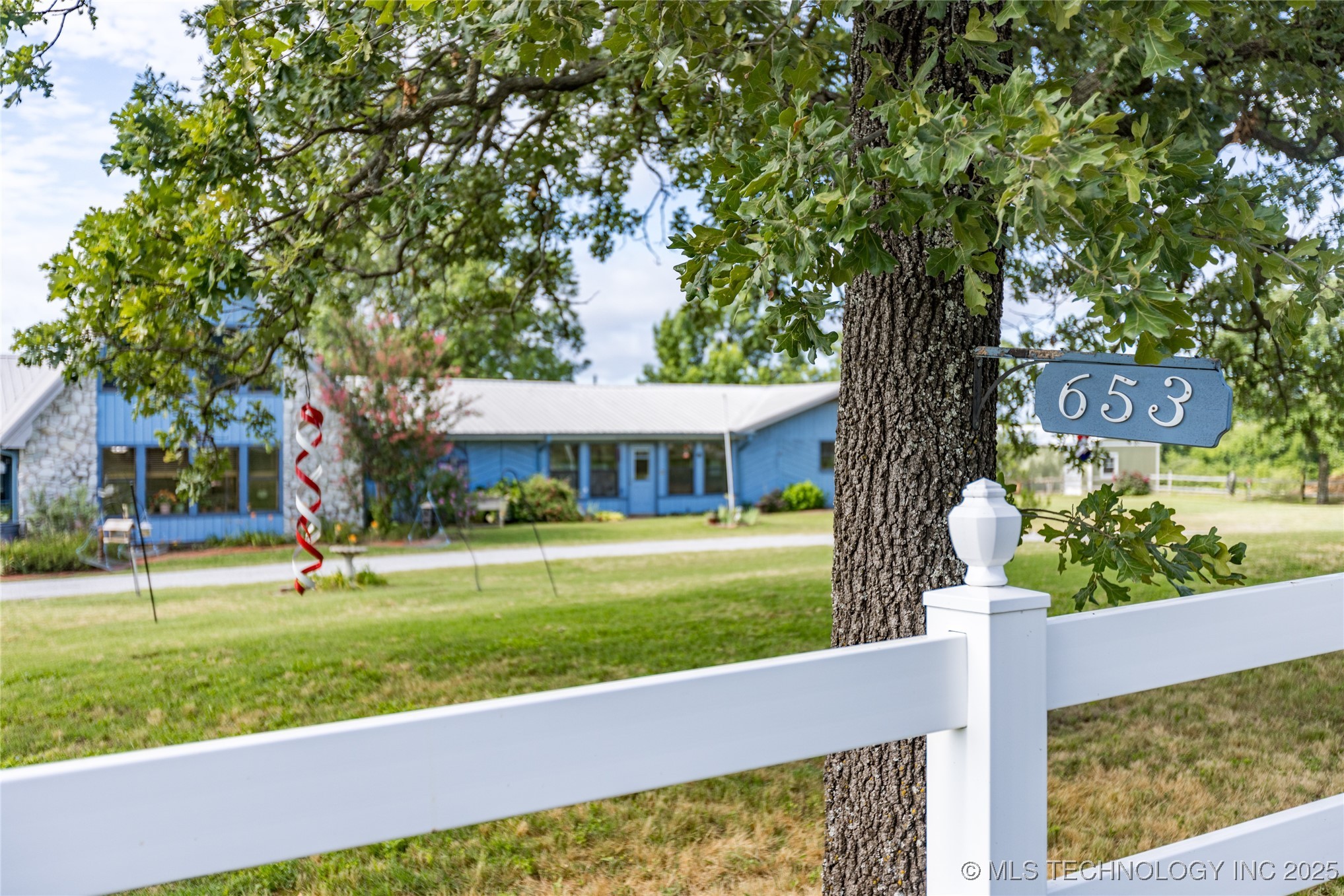 653 Max Street Property Photo 4