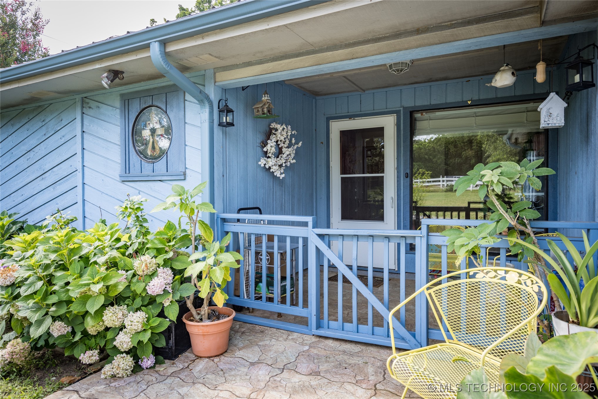 653 Max Street Property Photo 5