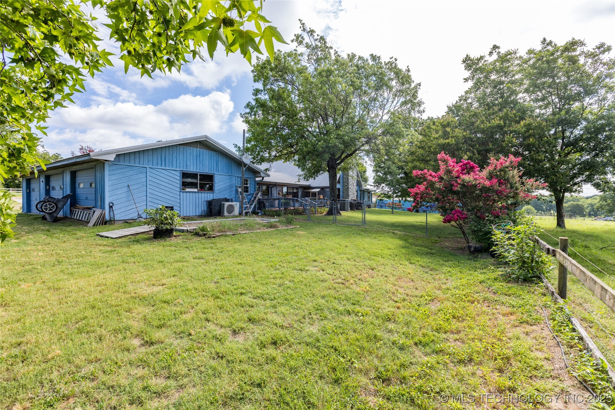 653 Max Street Property Photo 10