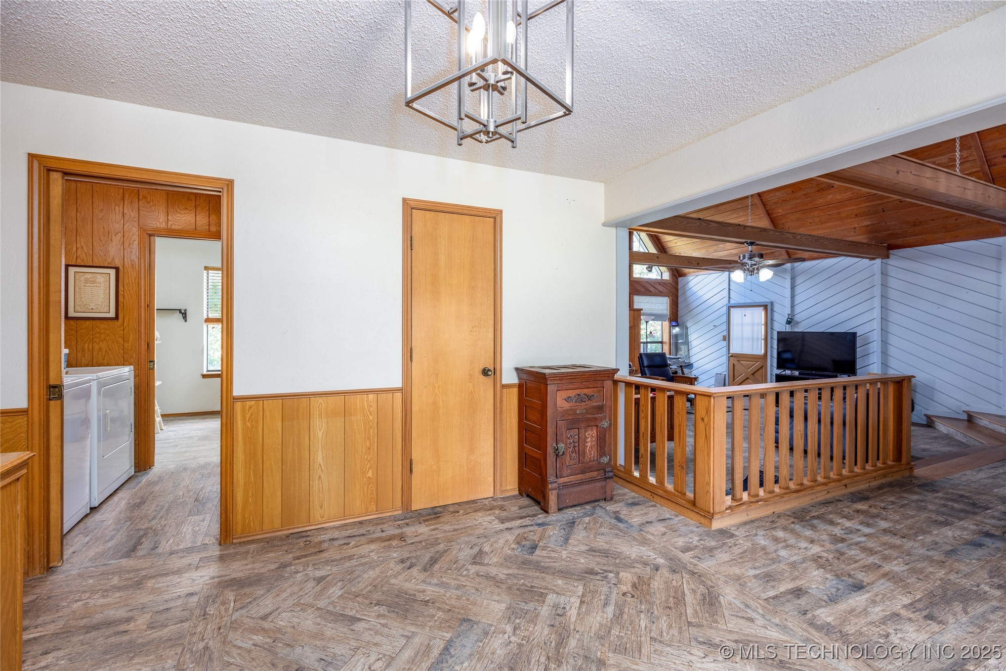 653 Max Street Property Photo 19