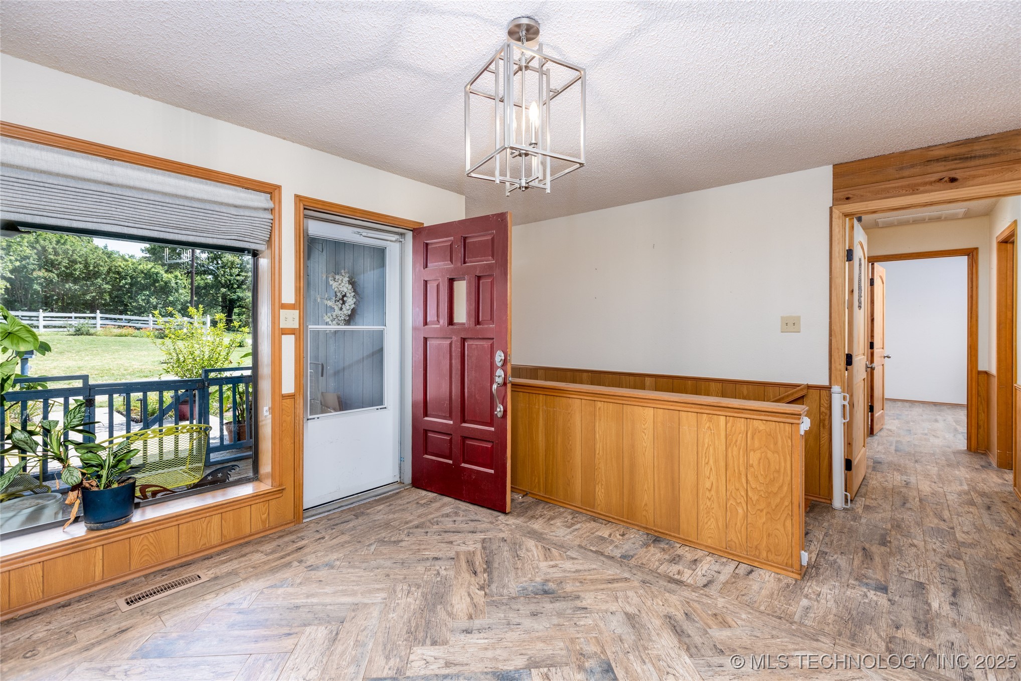 653 Max Street Property Photo 21