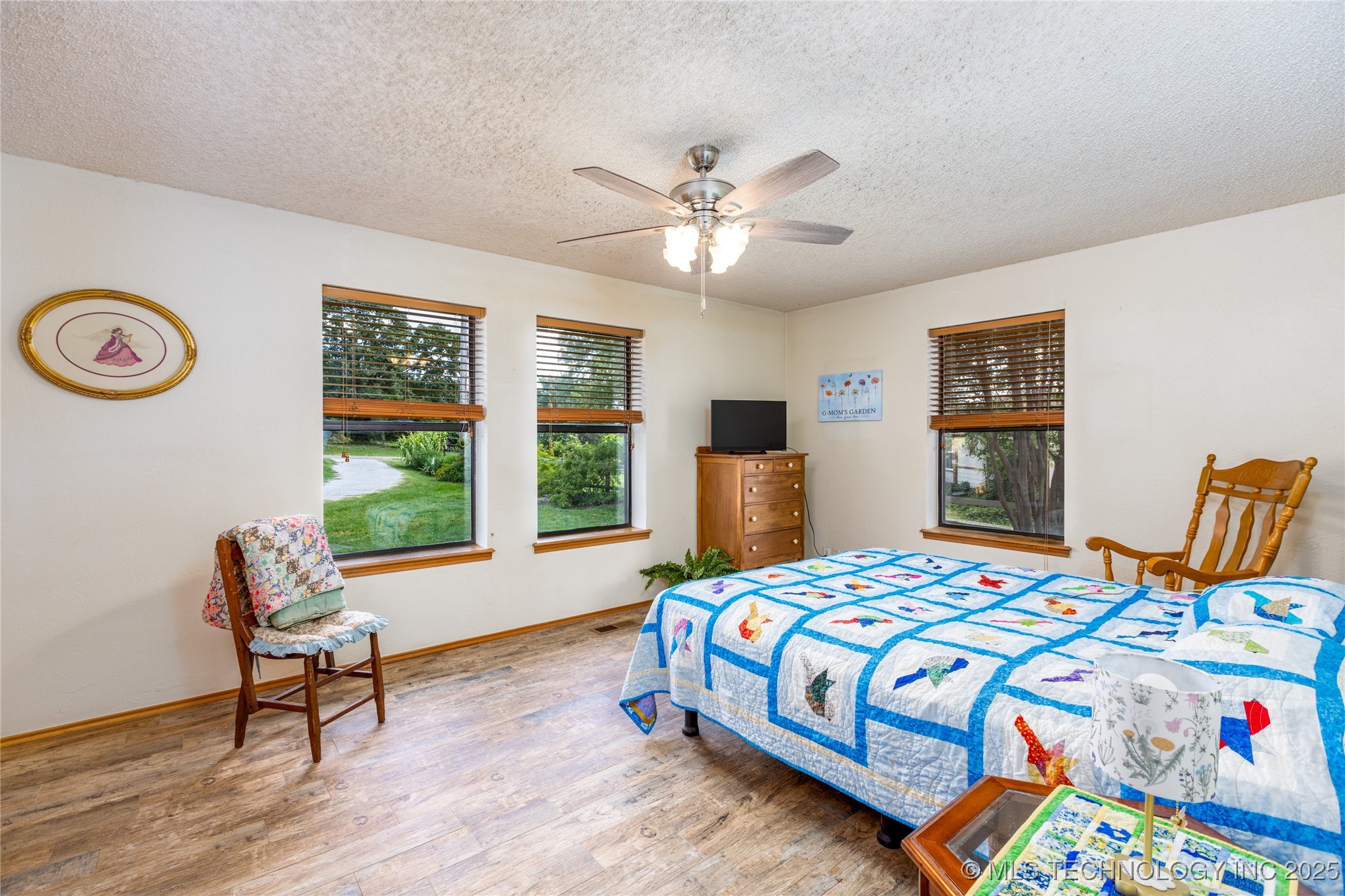 653 Max Street Property Photo 26