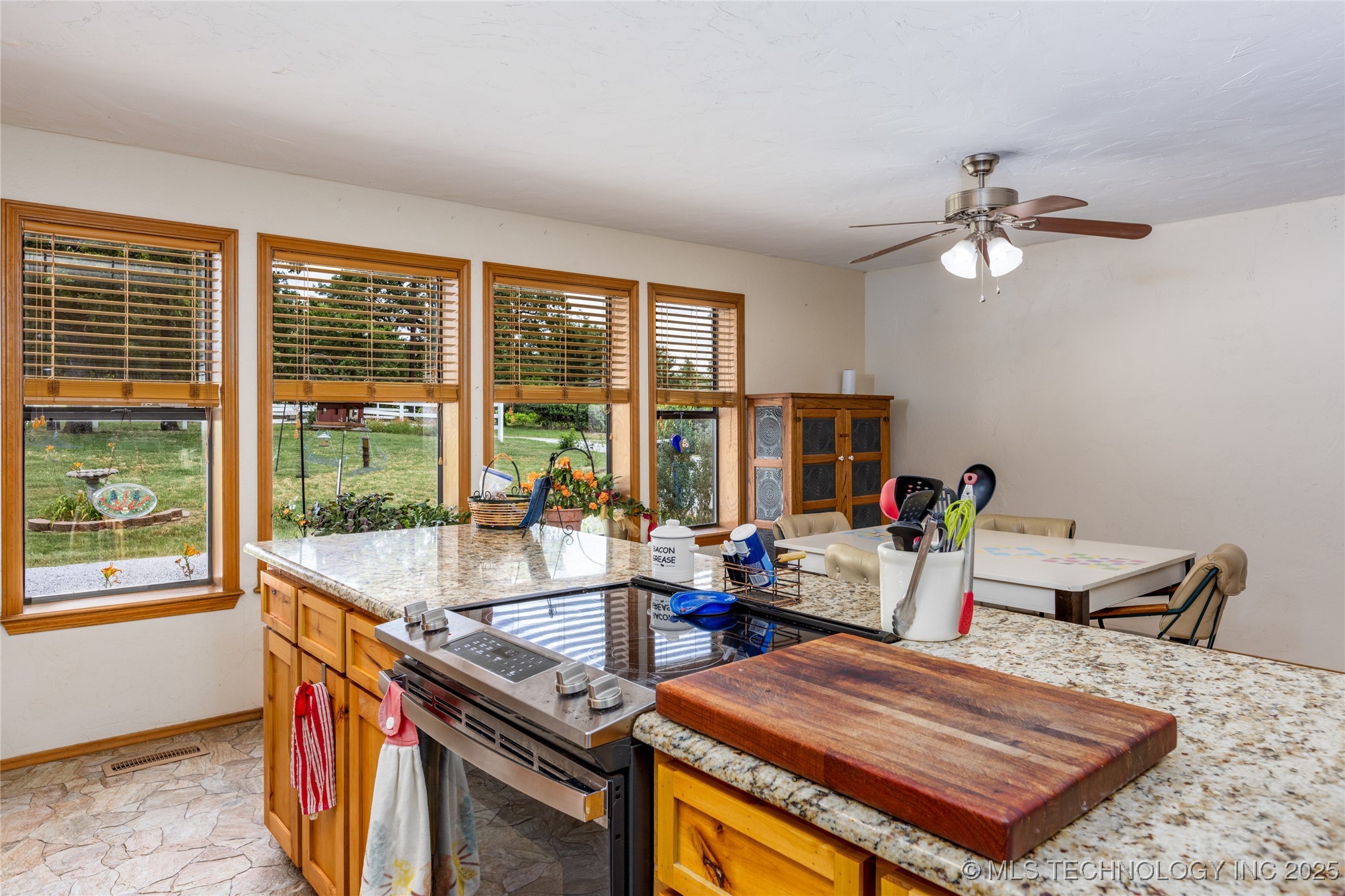 653 Max Street Property Photo 57