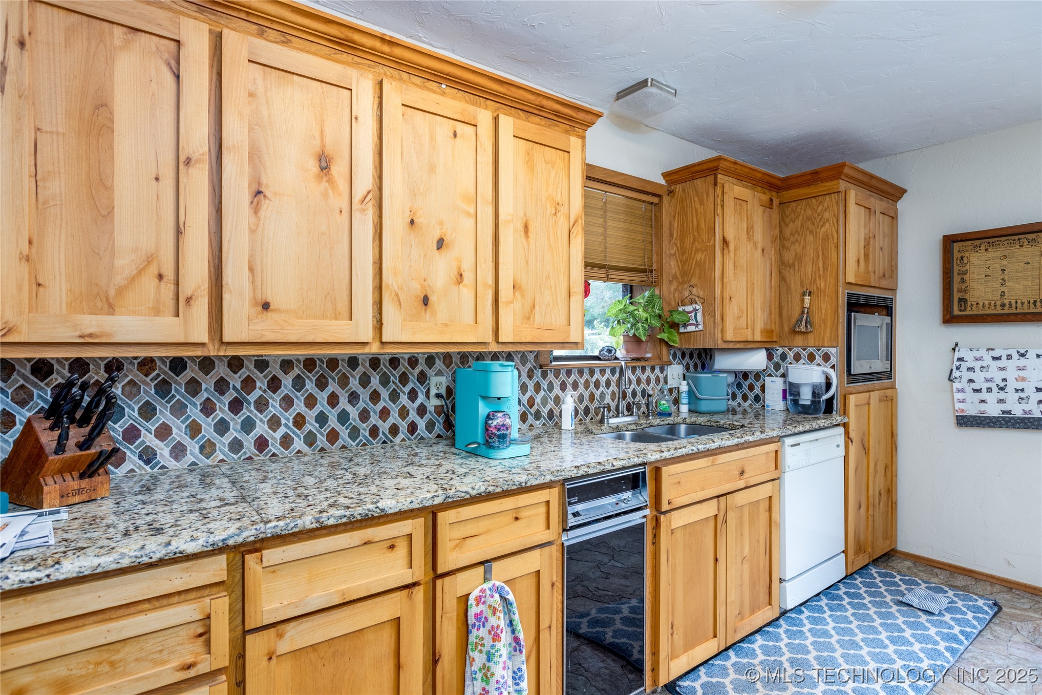 653 Max Street Property Photo 58