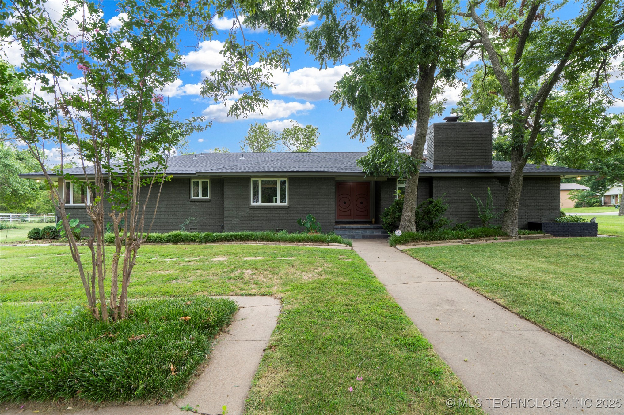 9402 E 16th Street Property Photo 5