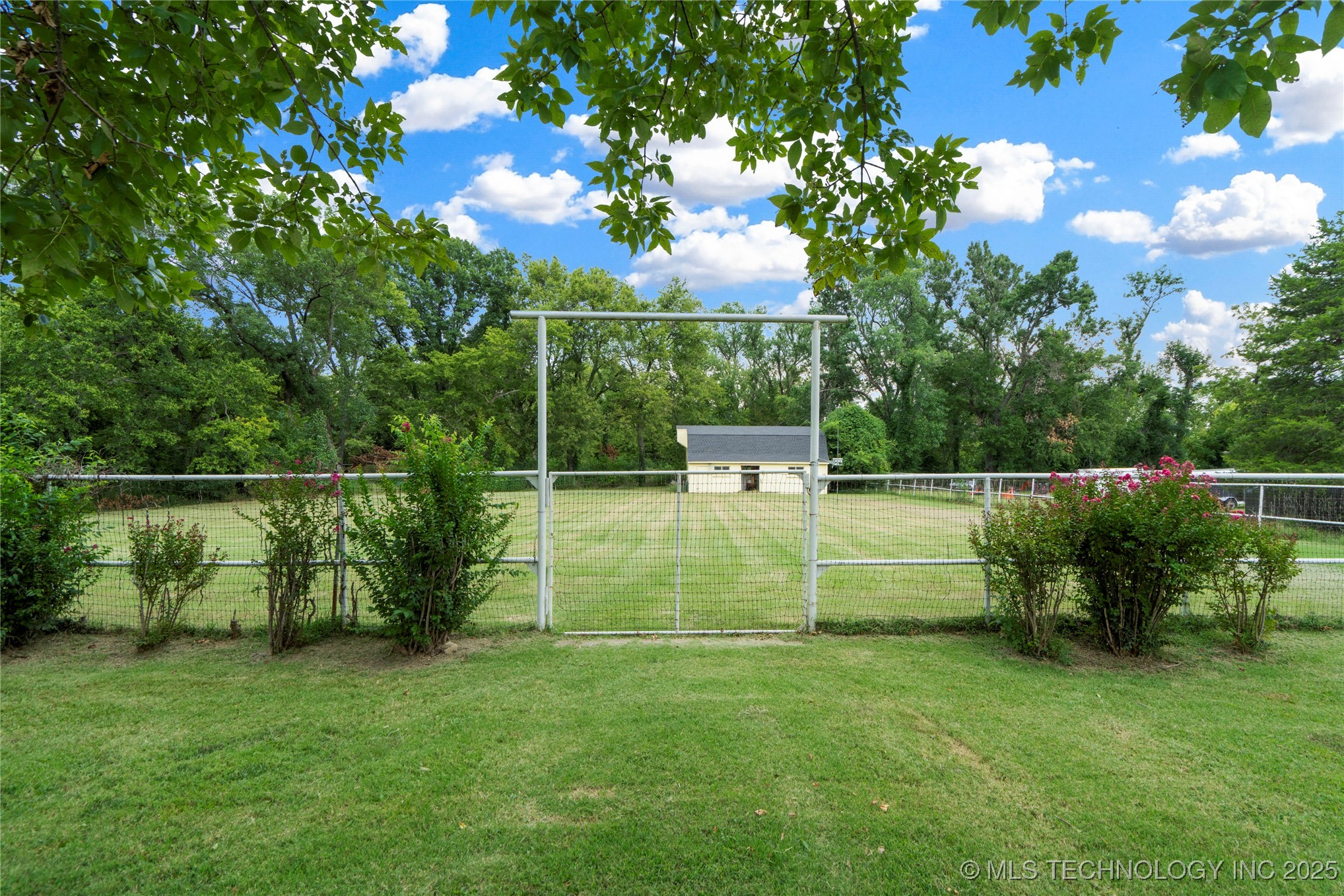 9402 E 16th Street Property Photo 33