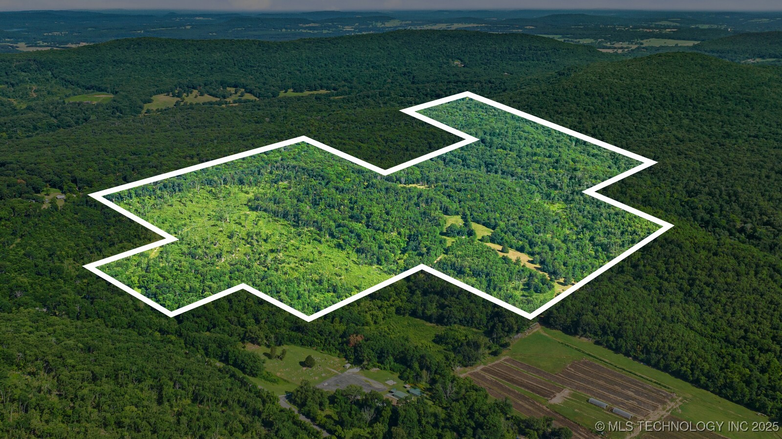 472851 E 893 Road Property Photo 2