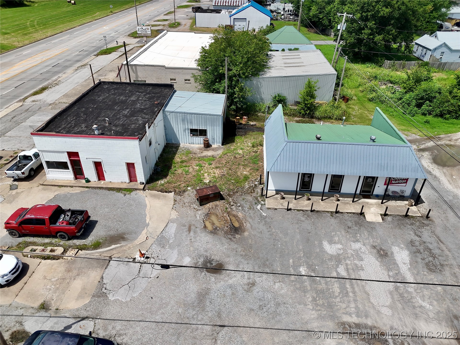 102 N Chouteau Property Photo 12